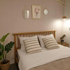 Mamas And Papas And In Guest house